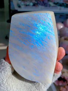 White moonstone slab #crystal#crystals#quartz#crystalshop#crystalenergy#foryou#crystalonlineshop#crystalwholesale#crystalonlinebussiness#crystalsoftiktok#slab#whitemoonstone#