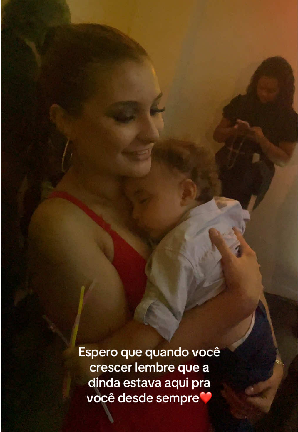 Pausa pra dinda fazendo voce dormir pra mamãe poder curtir um pouquinho da formatura 😂❤️ #dinda #nene #bebes #madrinha 