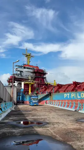 Balik le🤣#sopirboy #fyppppppppppppppppppppppp #masukberandafyp #kapallaut #trending #cctvcamera #trucks #vidioviral #fypシ #koplotiktok 