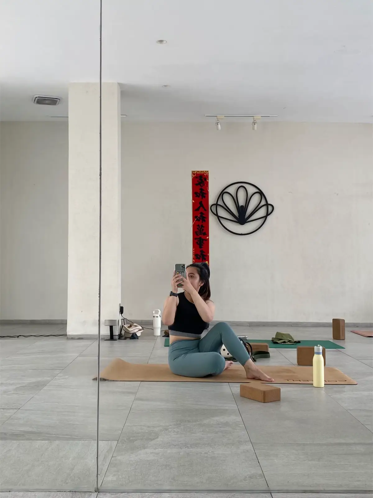 🧘🏻‍♀️🪐🍃🤎