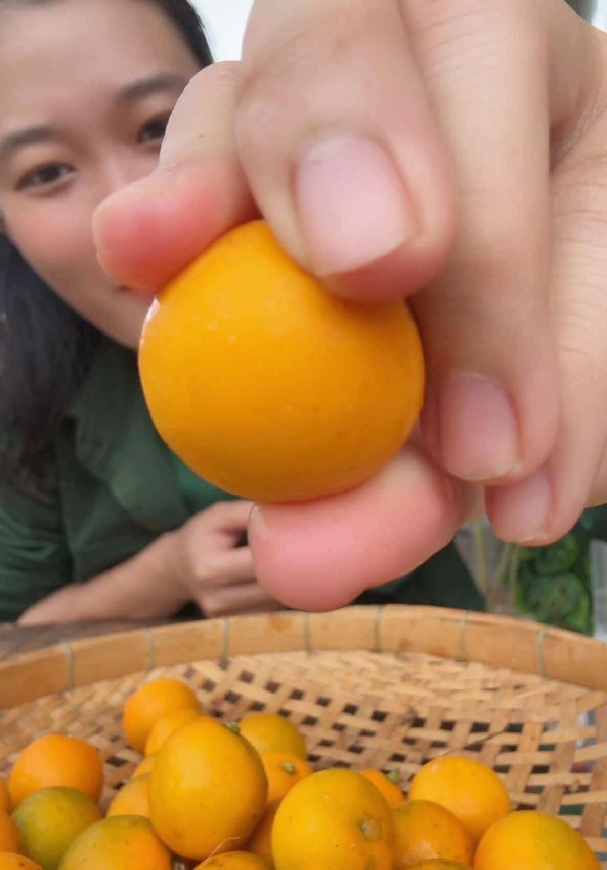 Ăn thử tắc ngọt, có loại trái ngon dữ vậy luôn hả chời, mới ăn lần đầu mê luôn #catlai 