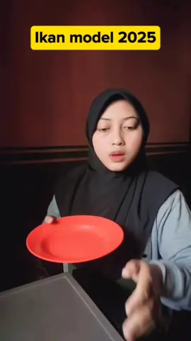 gajadi makan ikannya lagi jalan