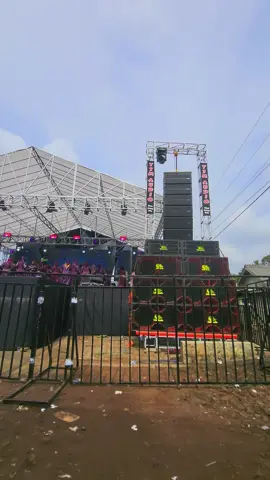 Kita guncangkan Part malam Ke dua nya TJM AUDIO.hajatan sekelas event konser Vj@.papah_kenzo 🤣#jabung #fyppppppppppppppppppppppp #Tjmaudio#lampunggeh #lampung #lampungtiktok #remixlampung #yudakimuk 