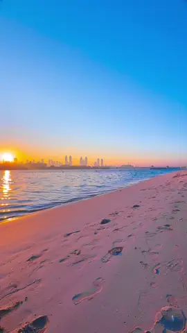 Sunrise 🌄 Beach| Dubai| Jumeirah beach| morning vibes| winter 🥶 dubai| #fyp #foryou #foryoupage #fyppppppppppppppppppppppp #viralvideo #videoviral #dubai #sunrise 