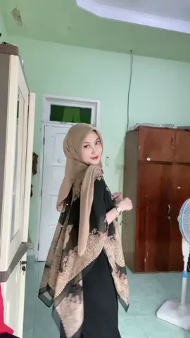 Outernya cantik bnget pliss cuman 35rb aja loh😍