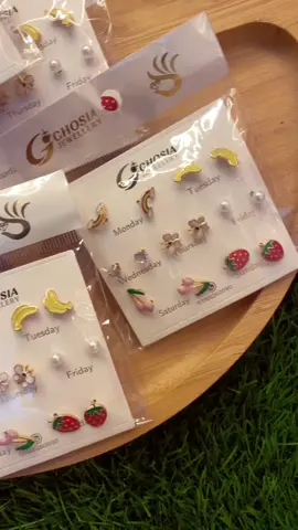 250/- set❤️ so grab your favourite bracelet right now before it runs out cash on delivery available all over Pakistan to place an order. Whatsapp is at 03444447771.  #support_me #pendents #butterfly #unicorn #Viral #ViralVideo #kids #hairaccessories #trending #ForYou 