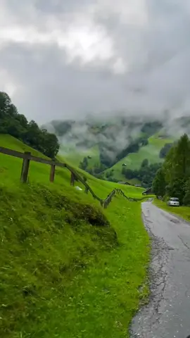 Beautiful Switzerland🇨🇭❤️🌧️ #nature #swiss #switzerland🇨🇭 #foryoupage❤️❤️ #1millionaudition #100k #schweiz🇨🇭 #switzerland 