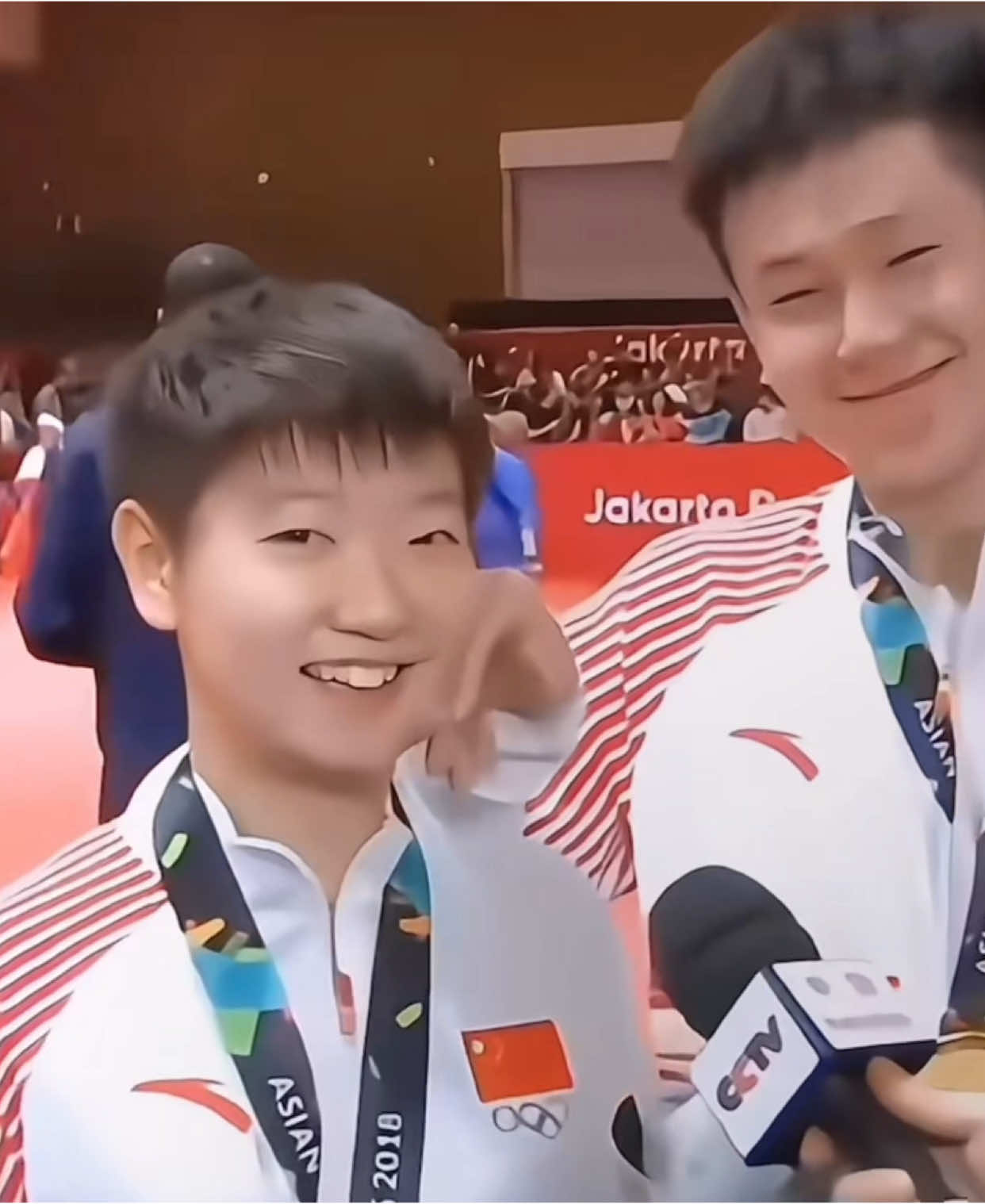 Chiếc nhạc khi vào tai 🍟: “Chủ Chin, Chủ Chin” “Kiss kiss Shasha”  Hãy nghe theo cách của bạn =)) #shatou  #wangchuqin  #sunyingsha  #莎头 