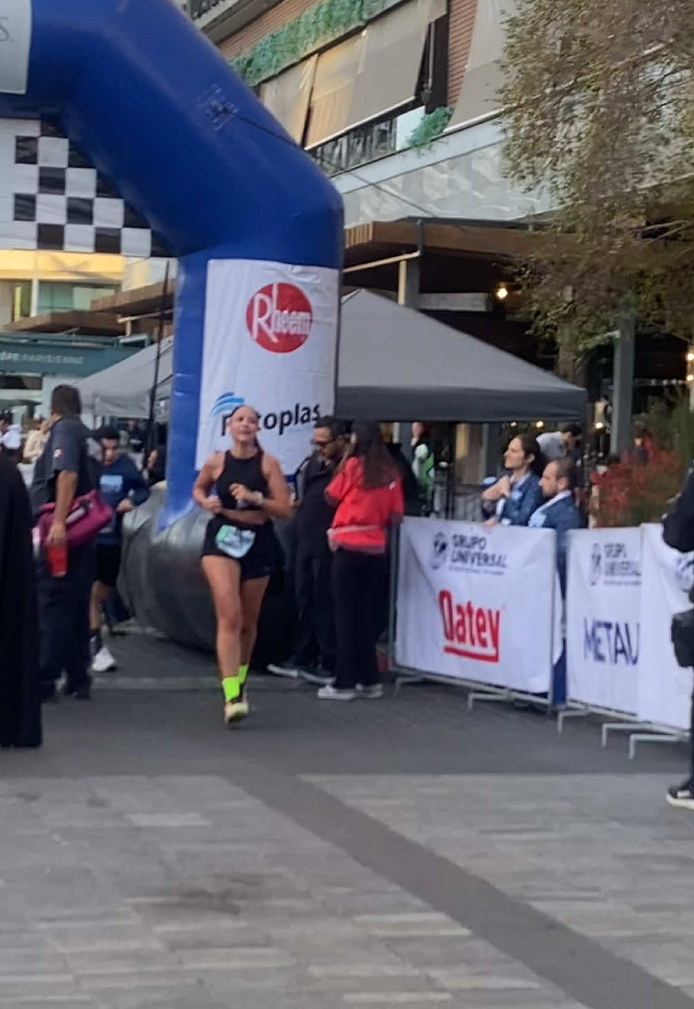 Si se pudo pecasssssss 😭#Running #carrera #10k #gdl #run #runclub #andares #carrerauniversal 