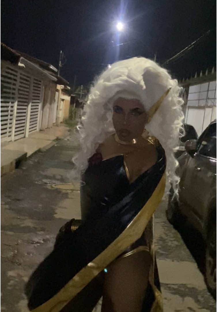 She is diva com minha Rainbow Wig #diva #divatrend #tempestade #stormxmen #xmen #xman #marvelstudios #divabeyonce #beyonce #cosplay #trendingvideo #catwalk #dragqueen 