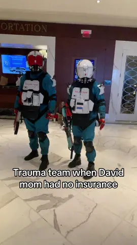 Ok I said one TikTok and this is one lol Edgerunner’s still kills me lol  #cosplay #traumateam #traumateamcosplay #cyberpunk #cyberpunkcosplay #cyberpunk2077 #cyberpunk2077cosplay 