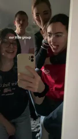 🩷🩷 @amy @🇵🇱 @Ibe🗣 @Hella 