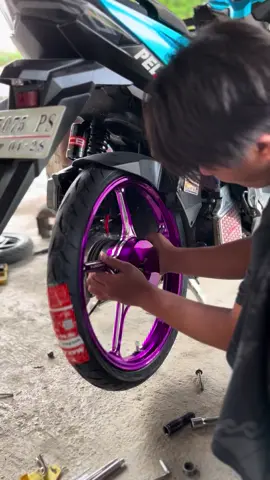 Tutorial pasang velg belakang#mdifikasimotormetic  #sekedarkonten  #modifikasimotor  #varioledold  #fypシ゚ 