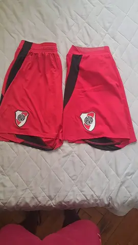 video comparacion de los short alternativos 25/26! espero que les sirva! saludos#river #ropaderiver #ropaderiver14 #indumentaria #riverplate #riverplate♡ #adidasfootball 