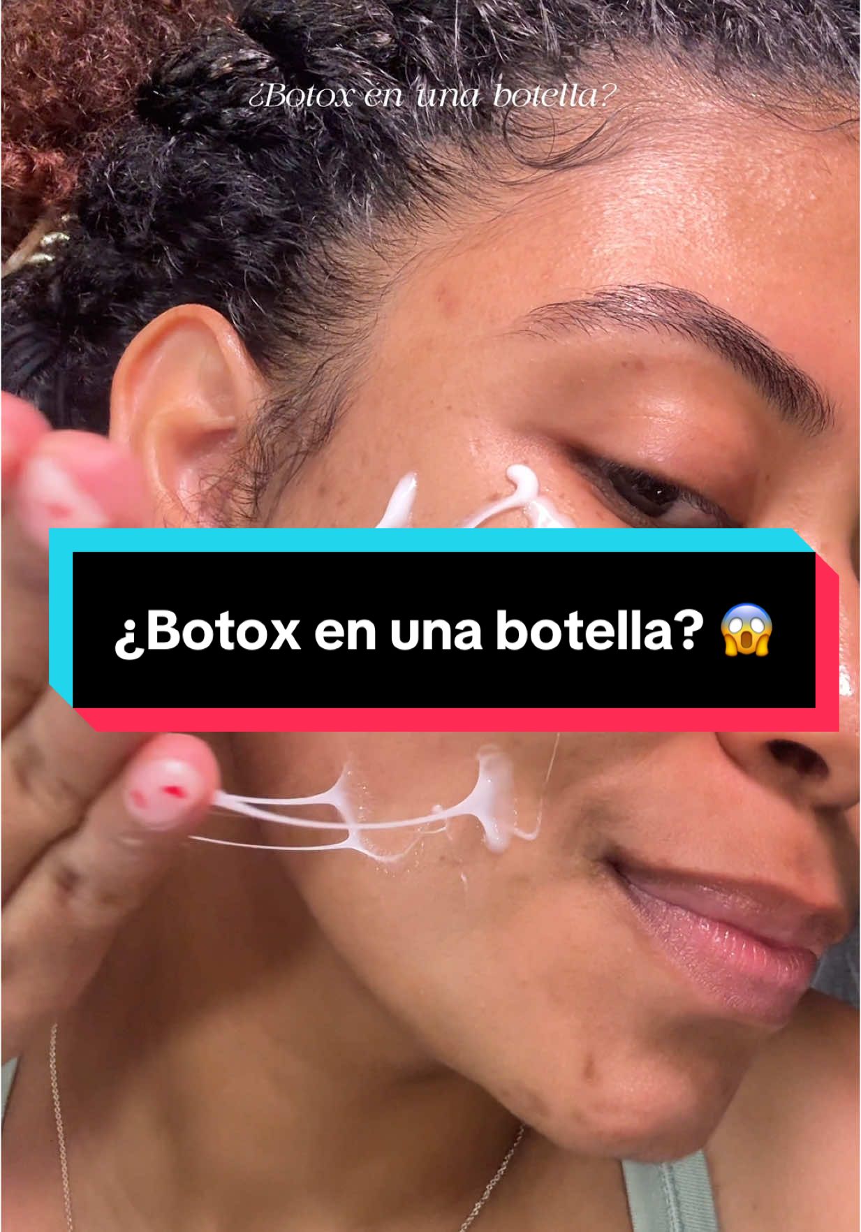 “¿Botox en una botella? 💉✨ Descubre el Numbuzin No.9+ NAD+ BIO Lifting-sil Essence! 🧴” Si buscas una piel más firme, levantada y juvenil—¡sin agujas!—este podría ser tu nuevo imprescindible. 🤩 🔬 ¿Por qué lo llaman “Botox en una botella”? ✔️ 50 péptidos que mejoran la elasticidad de la piel y suavizan líneas de expresión ✔️ NAD+ para ayudar en la regeneración celular y combatir el envejecimiento ✔️ Fórmula estimulante de colágeno para una piel visiblemente más firme ✔️ Textura ligera e hidratante que se absorbe rápido sin dejar sensación pegajosa 💰 ¡Lo mejor de todo? Obtienes estos beneficios anti-edad por menos de $30—una ganga en comparación con los tratamientos en clínica. ¿Lo has probado?⬇️ #Numbuzin #BotoxEnUnaBotella #SkincareHack #liftingface #chin #sculptedchin #facelifting #jawline #instantfacelift #jowls #doublechin #NAD #no9liftingessence #CapCut @numbuzin 