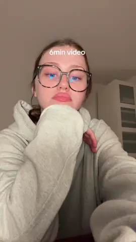 und es ist irgendwie so unfair und respektlos von mir selber dass ich mir so im weg stehe weil ich hab so ein cooles leben und das ist dann so wasted.  wollte euch iwie meine gedanken teilen. lg hab euch lieb