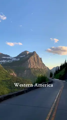 An incredible sight to see! 🇺🇸❤️ #countryroads #usa🇺🇸 #roadtrip #westernamerica #goingtothesunroad #traveltiktok #travel #traveltok #travellife #travelbucketlist 