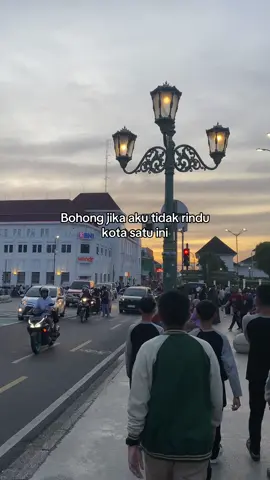 Kenangan nya masih berasa bangett#stadytour #jogjaistimewa #titiknoljogja #kunjunganindustri #ki #galaubrutal🥀 #fypp
