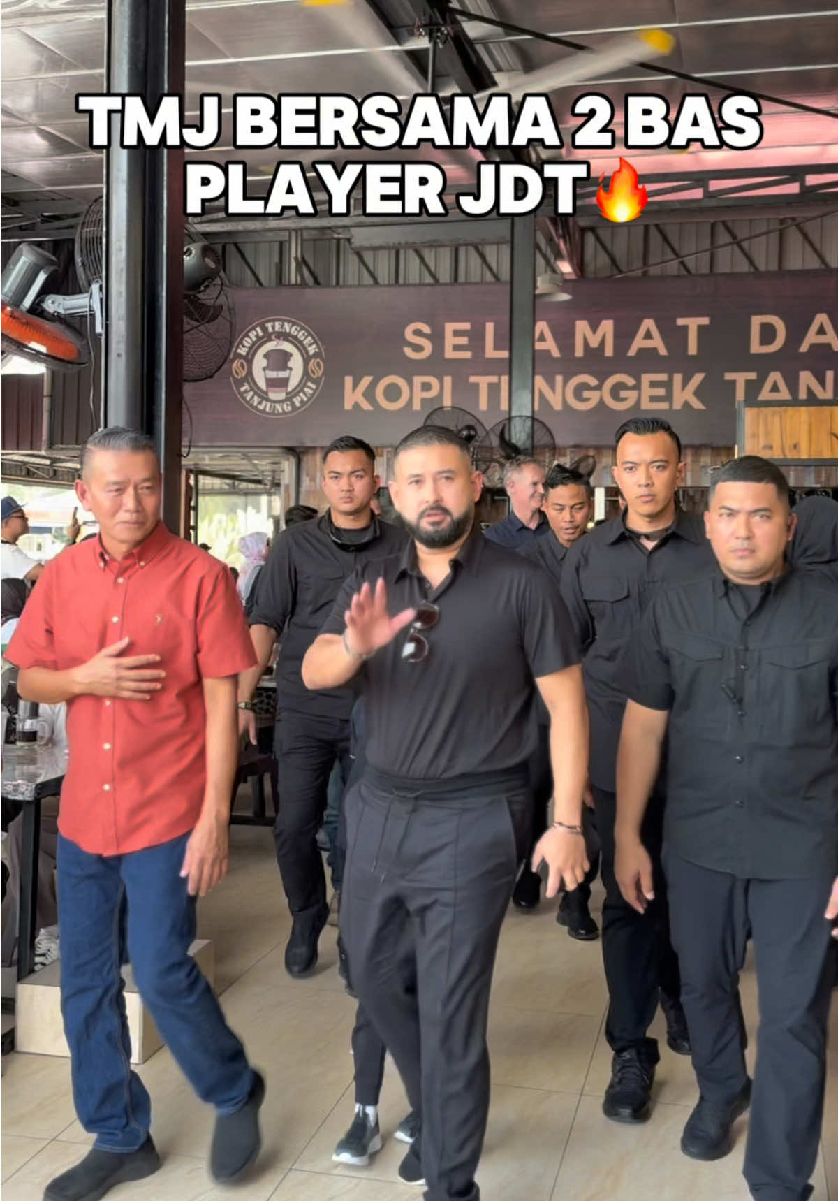 Terima kasih Duli Yang Amat Mulia Tunku Mahkota Ismail Pemangku Sultan Johor, sudi mencemar duli singgah KOPI TENGGEK TG PIAI bersama barisan pemain JDT🔥 Ampun Tunku jika ada kekurangan dari pihak kami #makananviral #lamborghini #kopitenggek2 #kopi #kopitenggektanjungpiai #portkopijohor #jdtsoutherntigers
