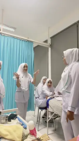 Ubur ubur ikan lele osce part 3 lee🤌🏼😩#osce #kebidanan #zxycba #fyp #bidancantik #indonesia 