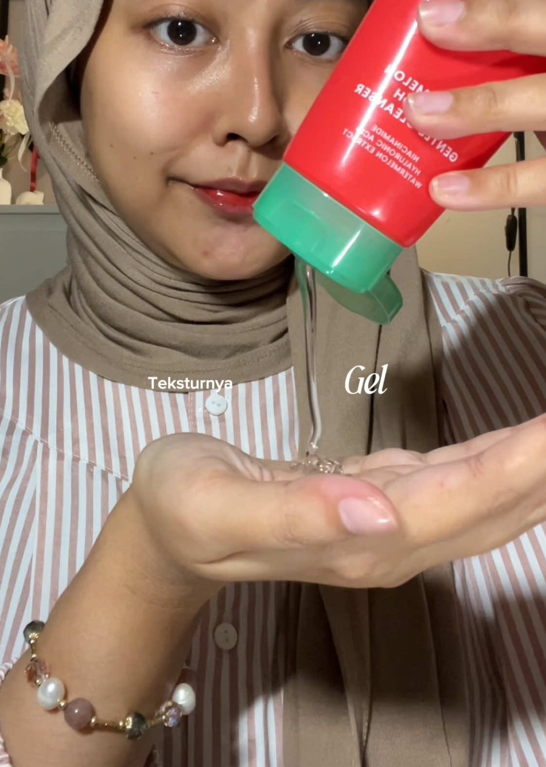 Tiba tiba bikin facial washh🫣 productnya glowsophyy gaada yg gagal di dry skin sihh🫶 | Link in bio no. 65 #gentlecleanser #facewash #glowsophy #facewashviral 