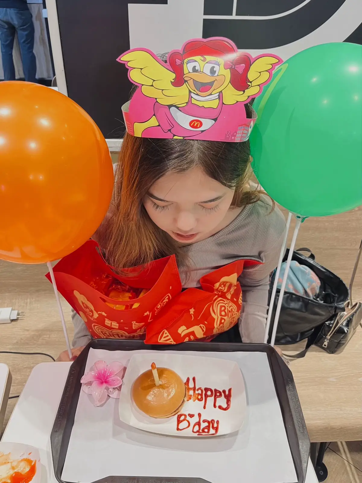 hellooooo 20🤯‼️🤦🏻‍♀️🥹 lovee uuuu alll 🙆🏻‍♀️🙆🏻‍♀️🙆🏻‍♀️ walapun skip valentine taun ini tp suprise kalian dar der dor (blm semua)