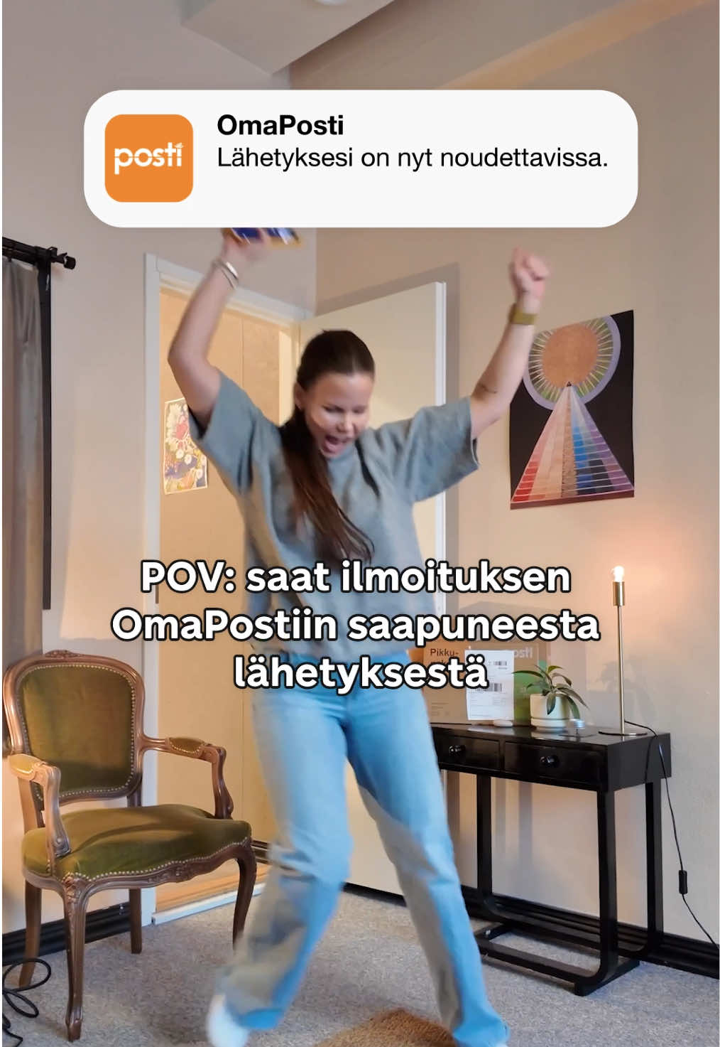 Se tunne, kun ruudulle kilahtaa SE ilmoitus: Paketti tulossa. 📦✨ Pieni onnenhetki, joka tekee päivästä vähän paremman. OmaPosti 🧡 #OmaPosti #Posti
