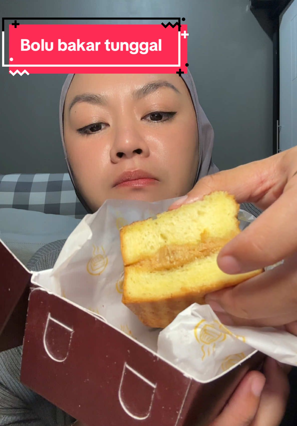 Yang keju sih luv banget , apalagi kalo baru banget disajiin makan ditempat 🥹❤️ #bolubakartunggal #kulinerbandung #makanbarenglee_yunita #yunitalestari 