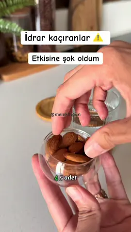 Genç yaşlı çoluk çocuk idrar kaçırma sorunu için bir gece suda bekletiliniz 4-5 adet badem in suyunu iemenizi öneriyor uzmanlar sizler ne düşünüyorsunuz bu konu da #öneri #badem #fikirolsun 