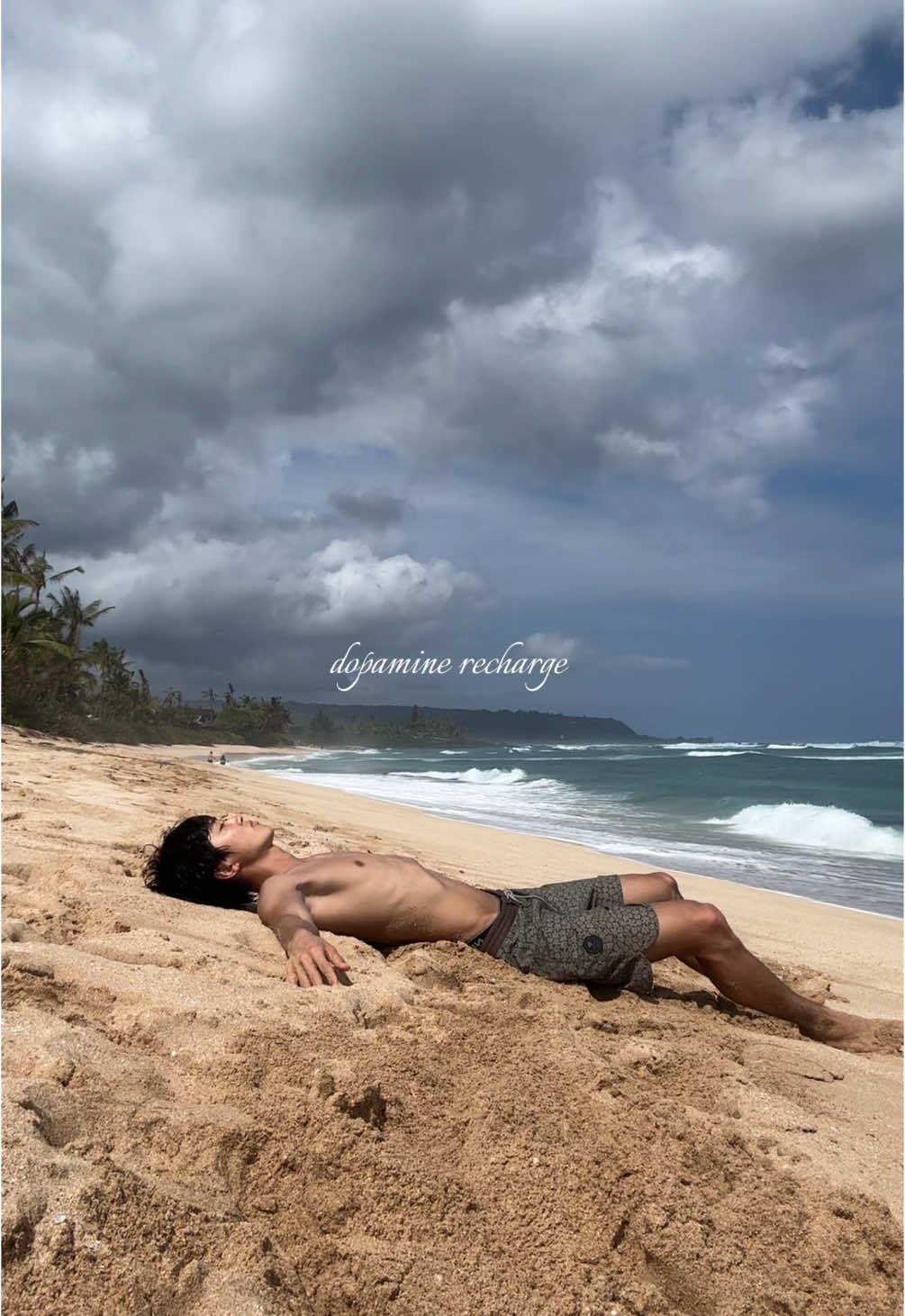 helloooo morning in hawai’i 🏄🏽‍♂️ tan is sooo back #hawaii 