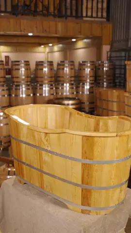 “Đắm mình trong thiên nhiên với bồn tắm gỗ sang trọng! 🌿✨ Chất liệu gỗ thông, gỗ pơ mu, gỗ sồi,... giữ nhiệt tốt, giúp bạn thư giãn sâu sau một ngày dài. Biến không gian tắm thành spa tại nhà ngay hôm nay! 💦🔥” #bontamgo #bontamgopomu #bontambanggo #bontamgothong #thungtamgo