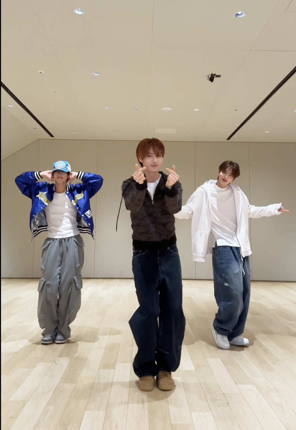 청춘은 바로 지금👖 #SHINYU #신유 #DOHOON #도훈 #YOUNGJAE #영재 #TWS #투어스 #247WithUs  #42_CLUB 
