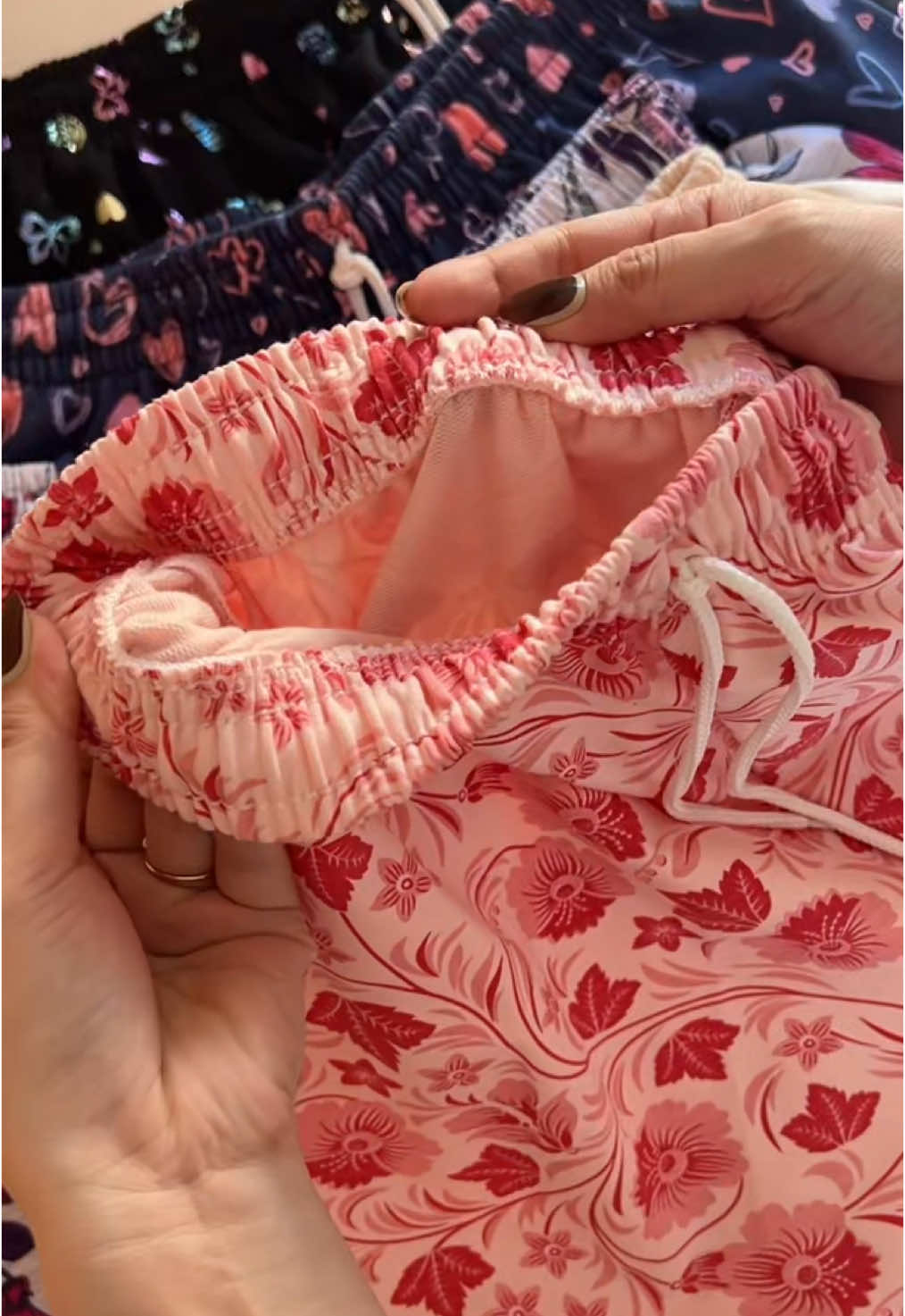 #fashion #fashiontiktok #shorts #sweatshorts #shortsbundle #bundleshorts #shortsforwomen #mostviralvideo #blowthisup #summeshorts 