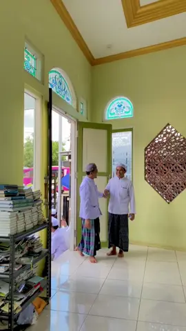 Ziarah ke Pimpinan DARUSSALAM yg ke 3 KH.MUHAMMAD KASYFUL ANWAR ❤️ #fyp #trending #beranda #fypツ #ulama #ulamabanjar #martapura #darussalammartapura #darussalam 