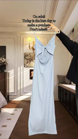 Nice quality with low price!!#longdress #camidress #bodycondress #splitdress #cutout #blackless #floralprint #dating #springoutfit #dealdrops #USA #womenswear #dailywear#spotlightfashion #TikTokShopLoveFirstFind#spotlightfinds #tiktokmademebuyit #tiktokshop 