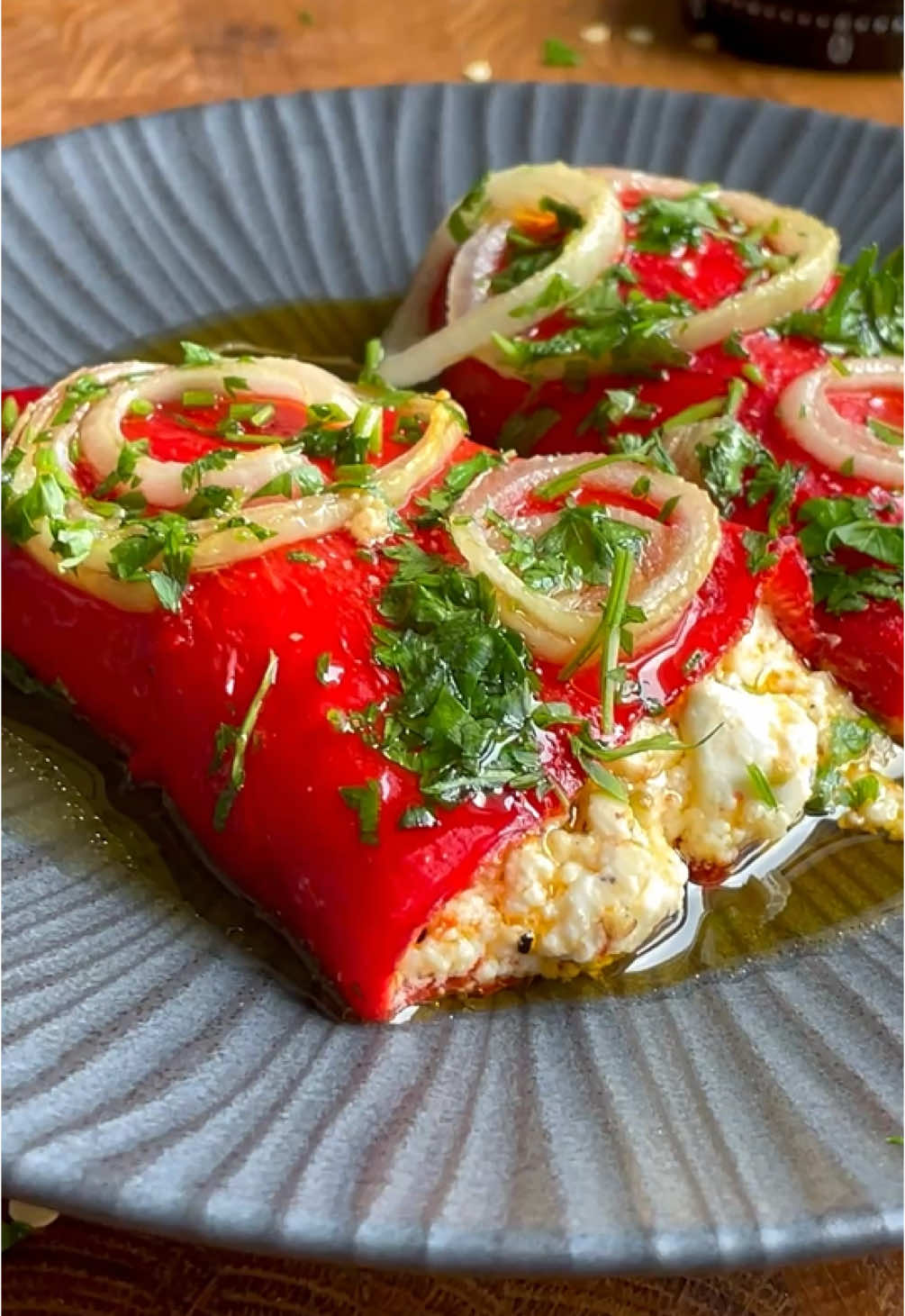 Greek Stuffed Peppers with Feta (Piperies Florinis) Full recipe via  𝐋𝐢𝐧𝐤 𝐢𝐧 𝐦𝐲 𝐁𝐢𝐨 or at 𝐄𝐒𝐒𝐄𝐍𝐏𝐀𝐑𝐀𝐃𝐈𝐄𝐒.𝐂𝐎𝐌 #stuffedpeppers #feta #greekstuffedpeppers #piperiesflorinis 