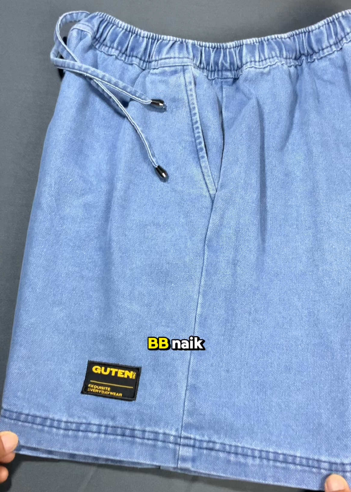 Jeans denim pendek model lingar pinggang karet flexible #jeanspendek #jeansdenim #guten #jeanspinggangkaret 