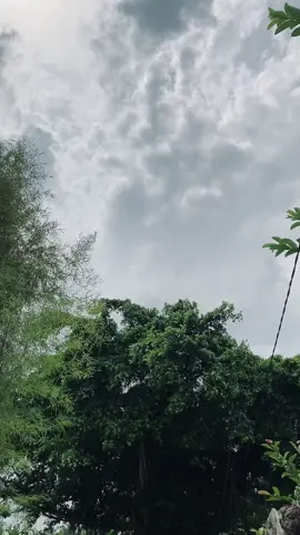 Pada akhirnya,rindu hanyalah perkara mendoakan disaat tak di temukan sebuah pertemuan.