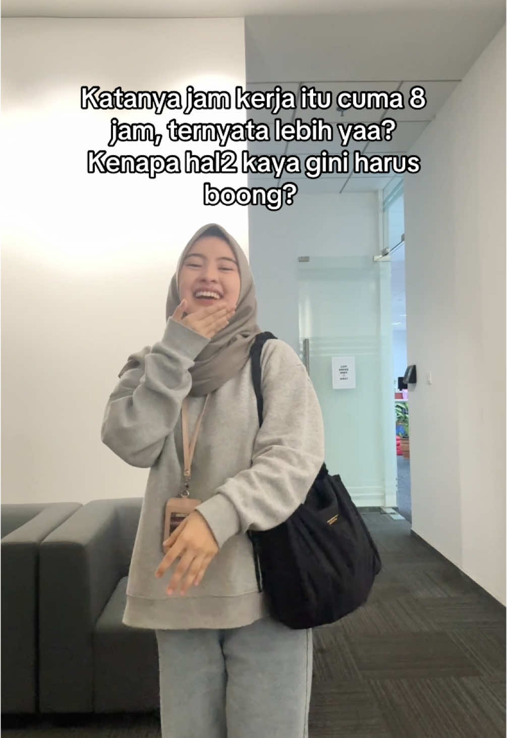 jgn lupa tenggo bess😌 ib: abang2 di fyp #fyp #taskerja #taswanita #rekomendasitas #worklife #gajian #kanaraid