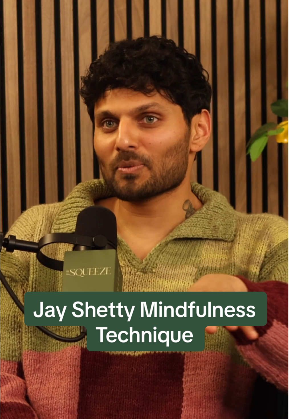 Try this simple mindfulness technique to bring you back to the present moment. 💛 Listen and watch our episode with @Jay Shetty wherever you get your podcasts! @Taylor Lautner @Tay Lautner  #thesqueezepodcast #thesqueeze #jayshetty #MentalHealth #mindfulness #jayshettypodcast 