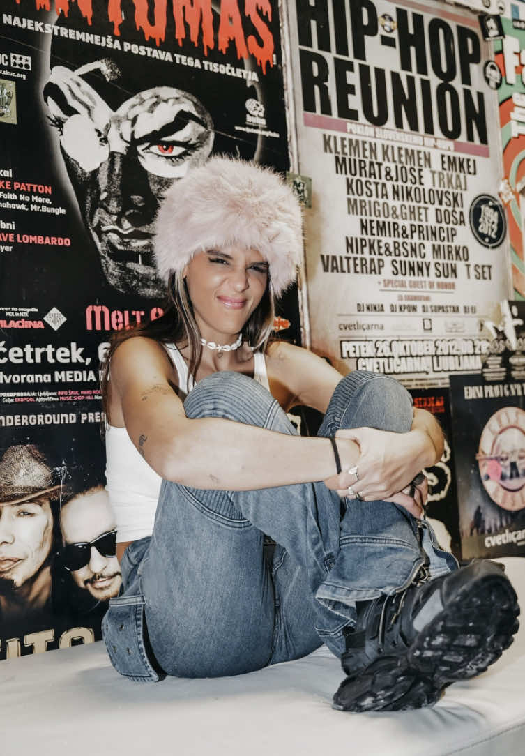 The warmest and the spiciest vibes in Ljubljana! Thank you all, love you 💖 #groove #dancemusic #bounce #electronicmusic #dj #dance #onstage #techno #slovenia 