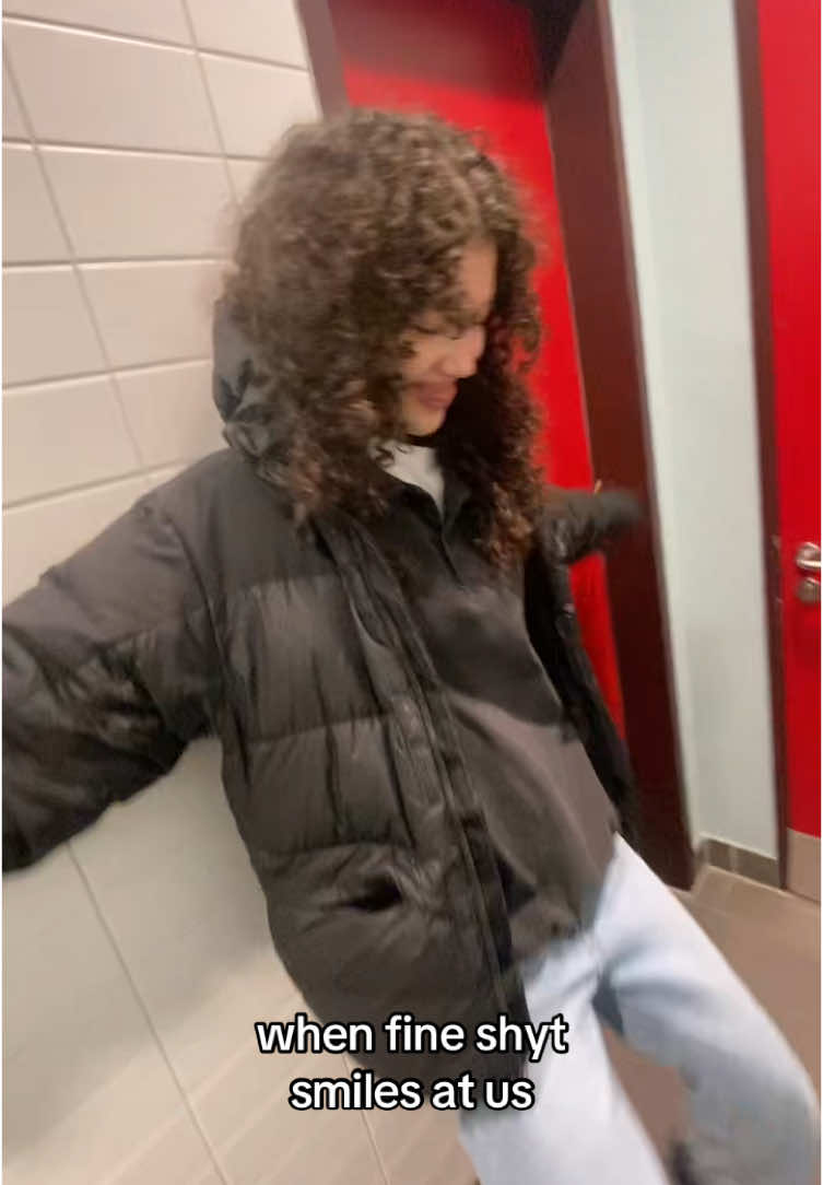 #fineshyt #relatable #trend #foryoupage #viral #walldance #fyp #school #relatable #fy @Alia 