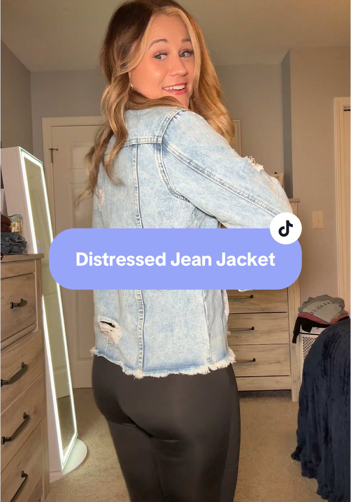 Jean jackets are a staple and this one is so comfortable and cute  #jeanjacket #OOTD #momootd #trendyoutfits #millenials #momlife #MomsofTikTok #outerwear #momfashion #denimjacket 