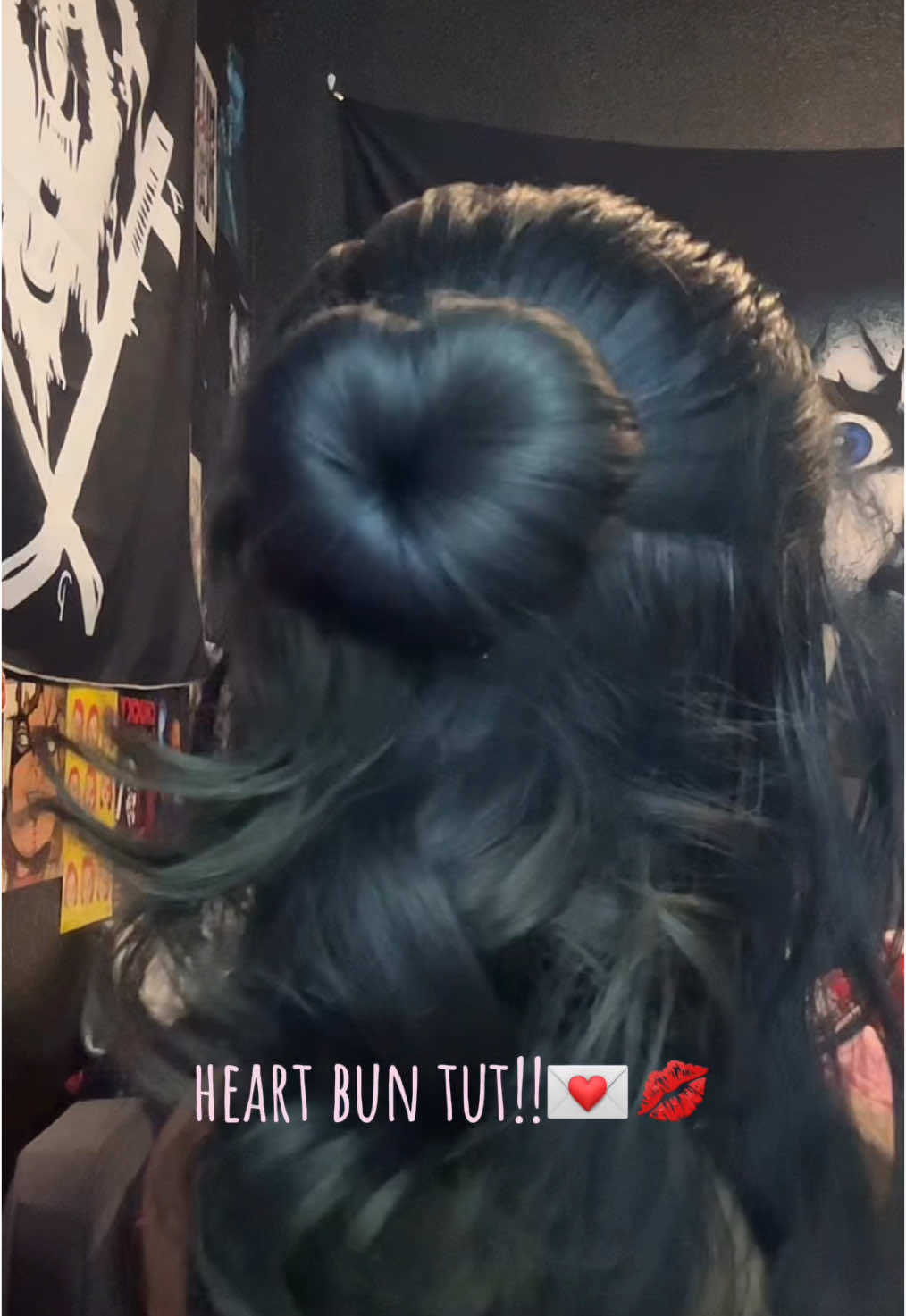 heart bun💌💋 #fyp #viral #fypage #fyppppppppppppppppppppppp #fypシ゚viral #xyzbcafypシ #hair #hairtut #tutorial #tut #hairstyletutorial #hairstyle #heartbun #bun #heart 