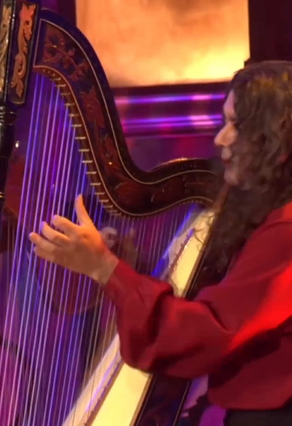 Yanni’s world tours are a celebration of music’s ability to unite people across cultures, transcending language and boundaries. My fellow musicians, bring unparalleled passion and mastery to every performance, creating an experience that resonates deeply with audiences. Together, together with the maestro we’ve created music that is not just an art form, but a universal language that connects us all, leaving an unforgettable mark on the soul. #fypシ #fyp #Theharpguy #foryou #yanni #harpist #harp #worldtour #ethnicity #forallseasons #victorespinola #espinolamusic 