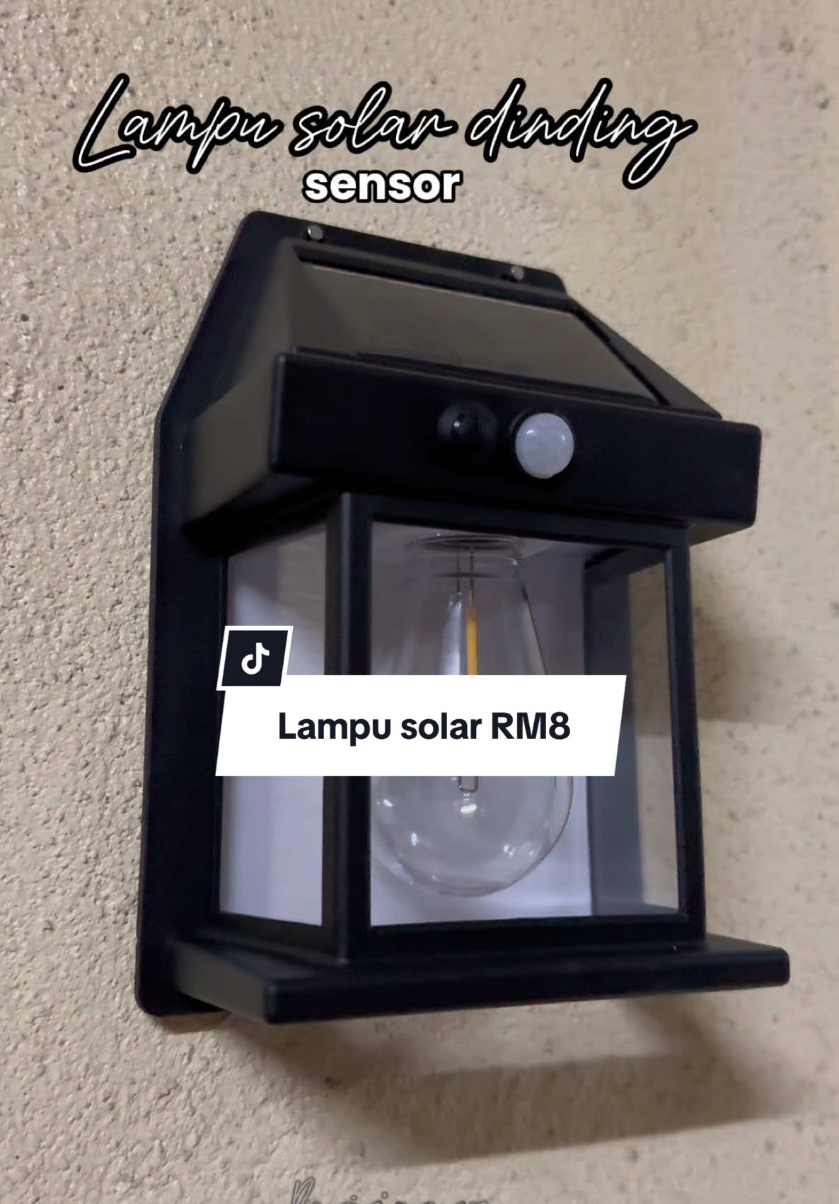 Jumpa pon lampu solar yang jimat letrik ! Tak payah pakai bateri & wiring pon auto berseri halaman rumah pakai lampu solat ni ✨ #fyp #lampu #lampusolar #lampusolarviral #lampusolartenagasurya #lampusolaroutdoor #lampuwaterproof #lampudindingtenagasurya #lampupagar #lampuoutdoor #lampusolarmurah #lampusolardinding #decoraya 