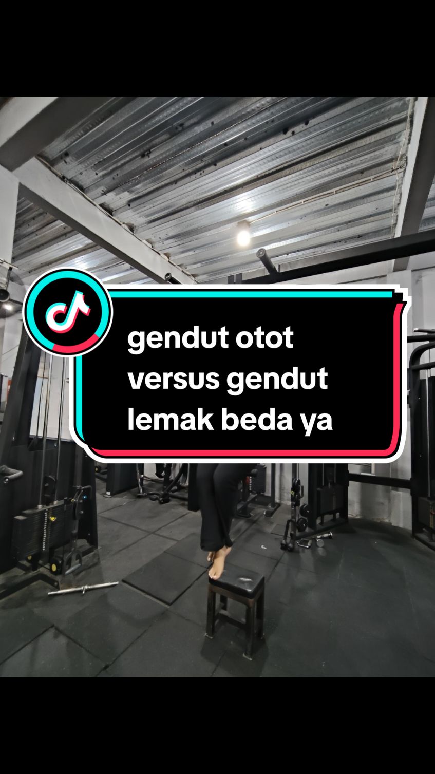 komposisi badan berotot sama badan berlemak beda ya well.. 🔥#semangathidupsehat #ayolah #personaltrainerforwomen #tidurcukup #nevergiveup #gymmotivation #workoutmotivation #gym #zemafitness #fitnesspenggilingan #femaletrainer #dietyangbenar #pullup 