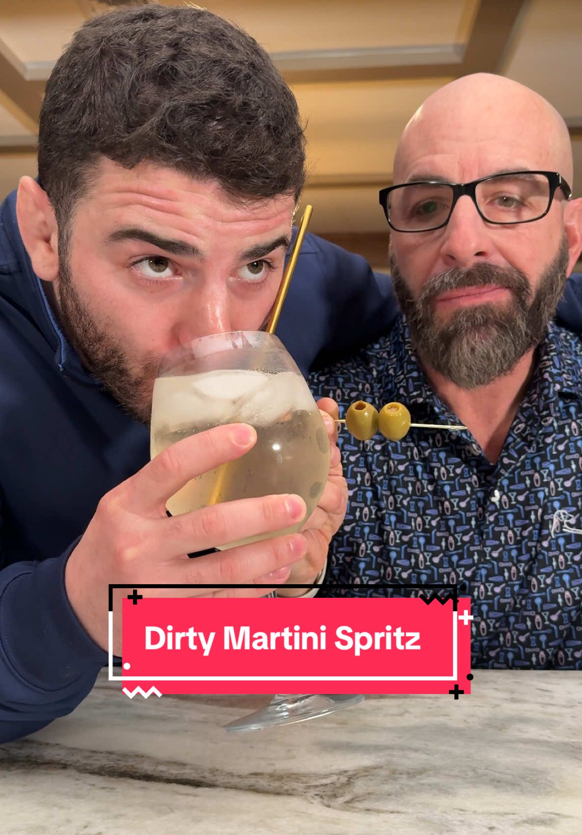 Dirty Martini Spritz 🍸🥂 #johnnydrinks 