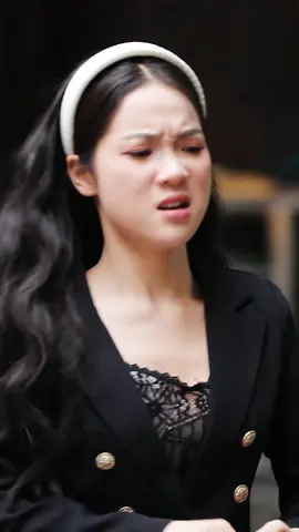 Chủ tịch đi ăn nhà hàng nhưng gọi mỳ ly 🤣 #hamtv #cxkri #sitcom #eyeplusmedia 