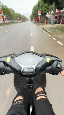 Mưa gió vẫn thích lượn phố😆#sh125i #xuhuong #28hoabinh 